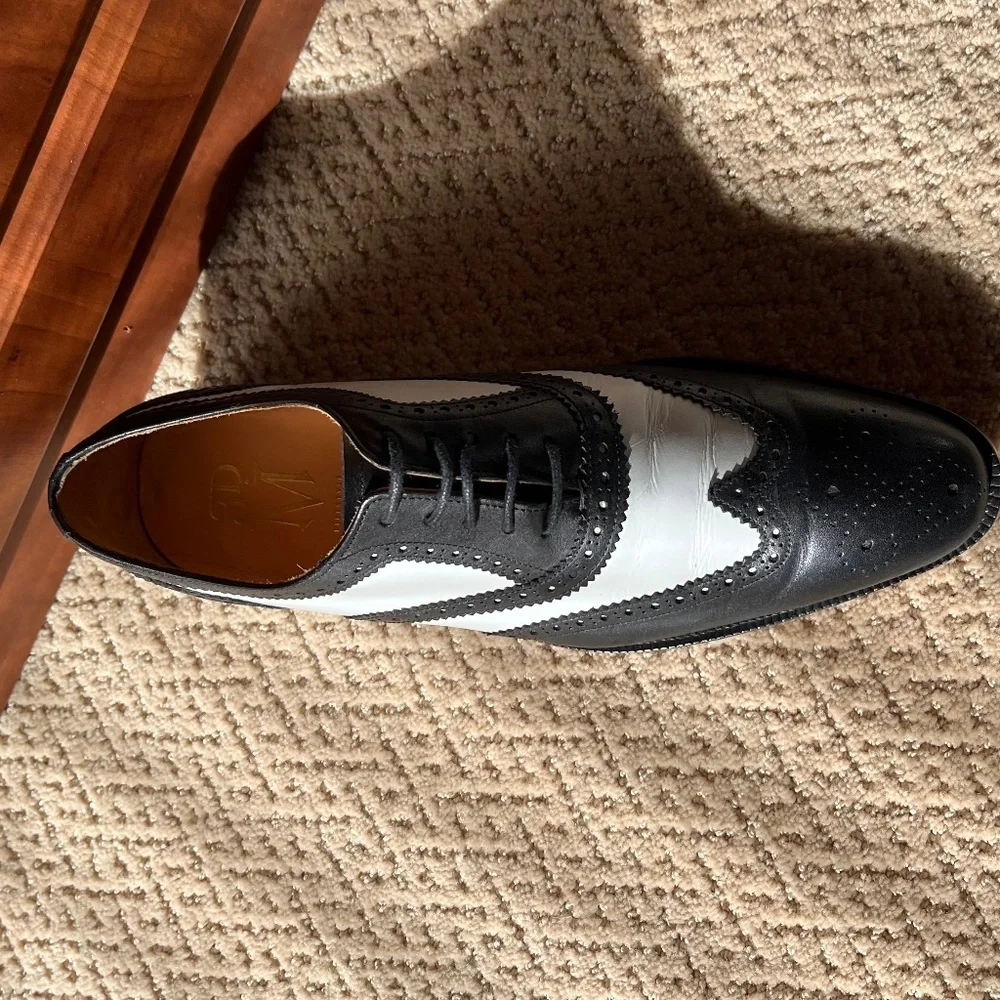 Black & White spectators size 9 1/2